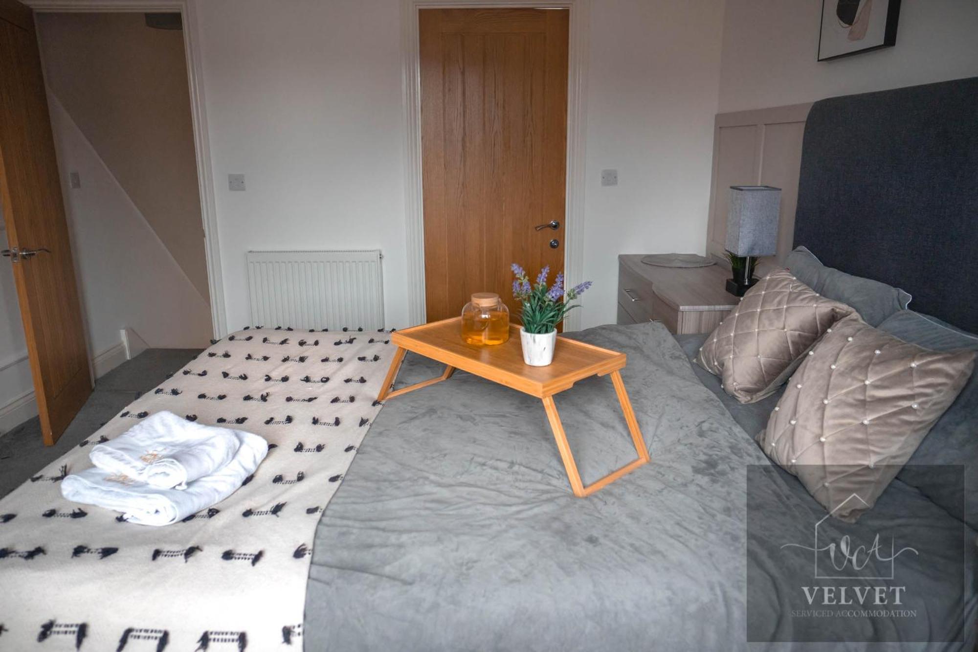 1 Bed House , Free Wifi,Free Parking,Leasure,Business Lejlighed Swansea Eksteriør billede