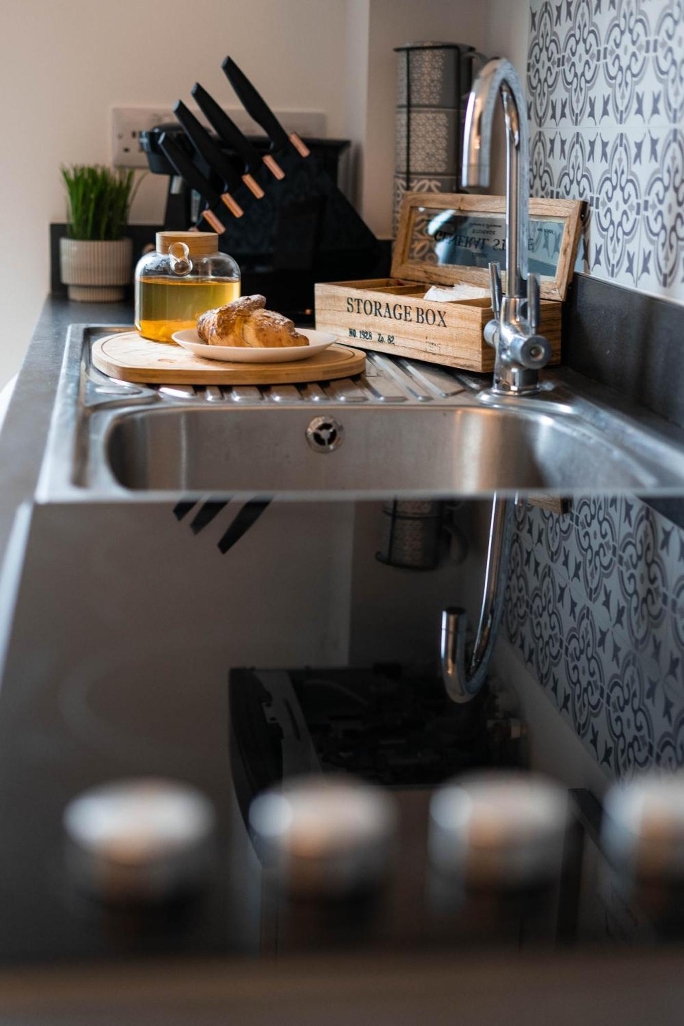 1 Bed House , Free Wifi,Free Parking,Leasure,Business Lejlighed Swansea Eksteriør billede